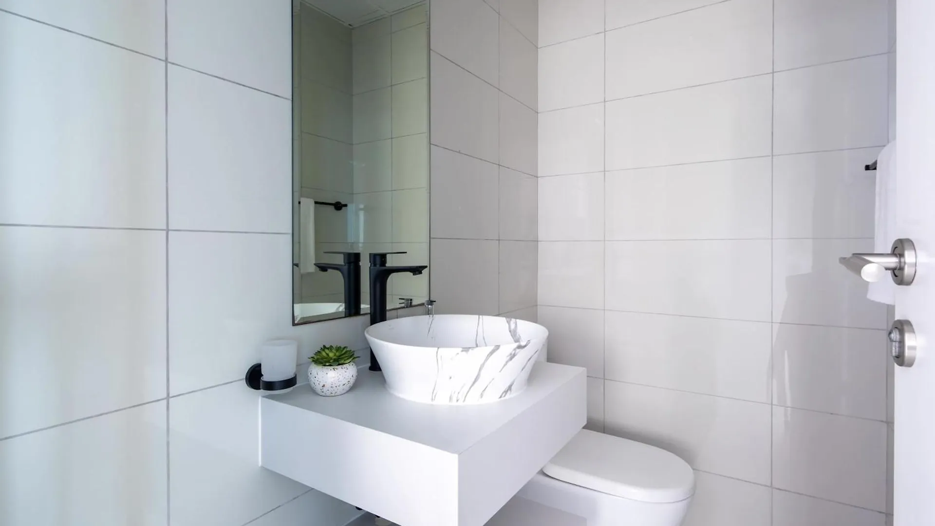 Apartment Frank Porter - The Residences At Business Central Tower Dubai United Arab Emirates