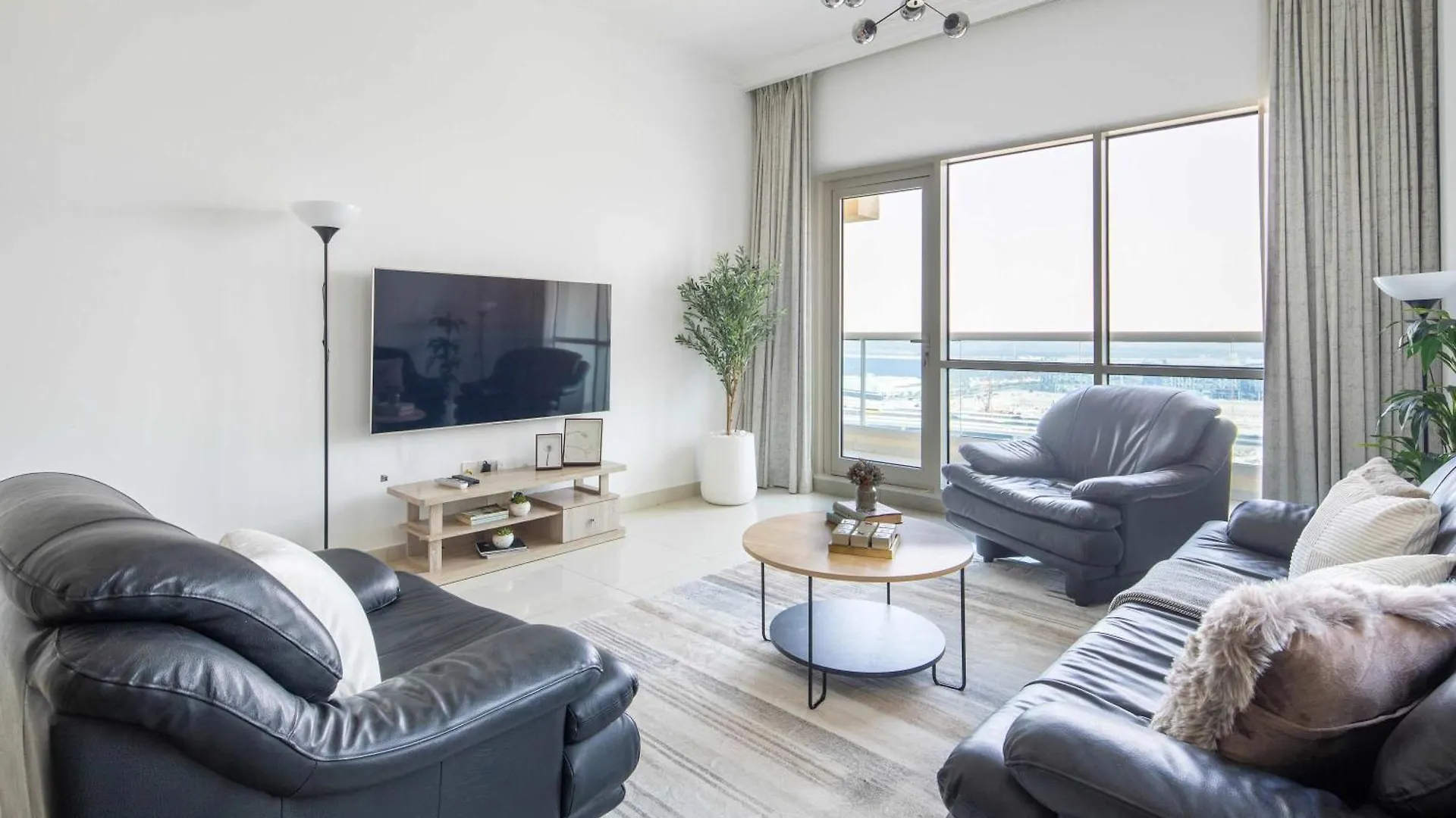 Frank Porter - The Residences At Business Central Tower Dubai