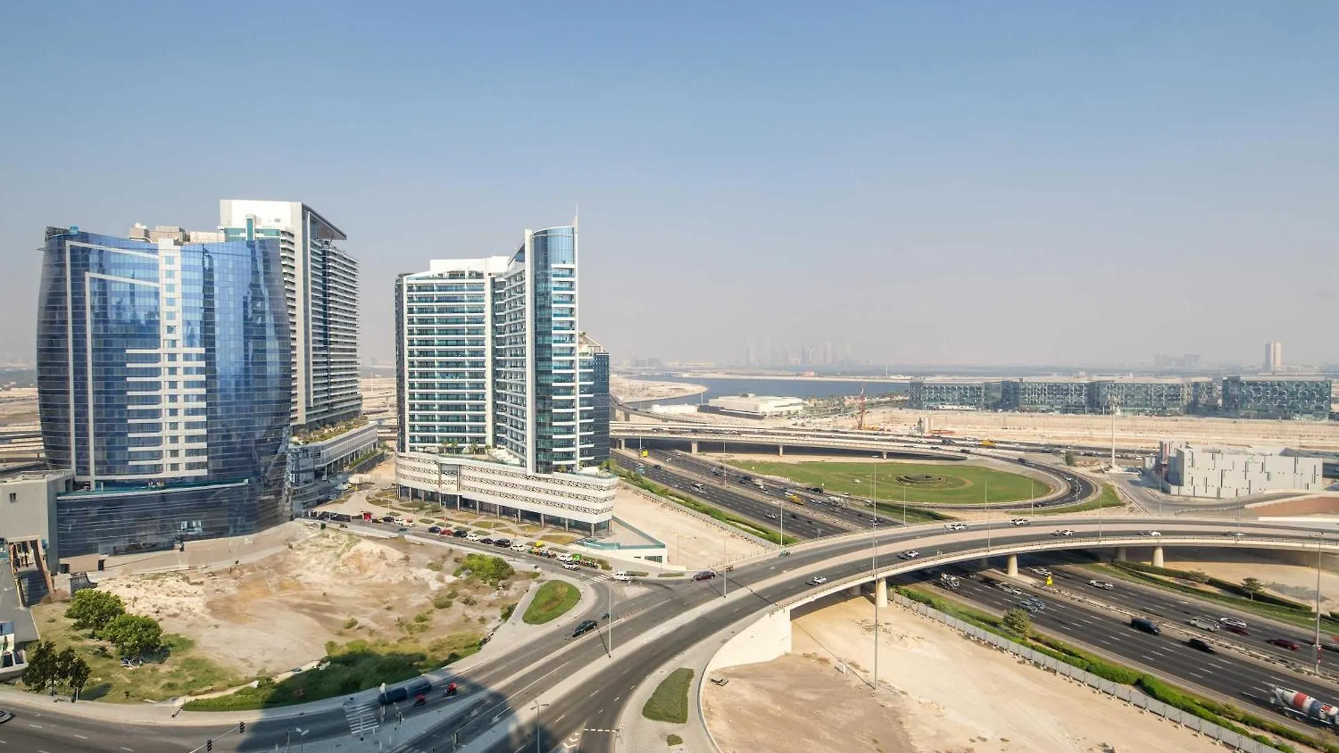 Frank Porter - The Residences At Business Central Tower Dubai 0*,